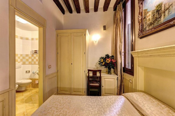 Palazzo La Scala image 10