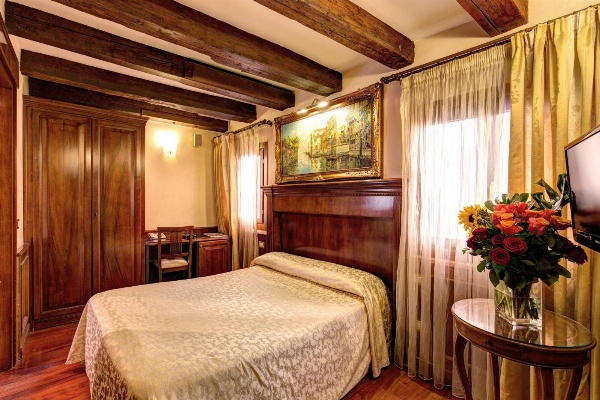 Palazzo La Scala image 5